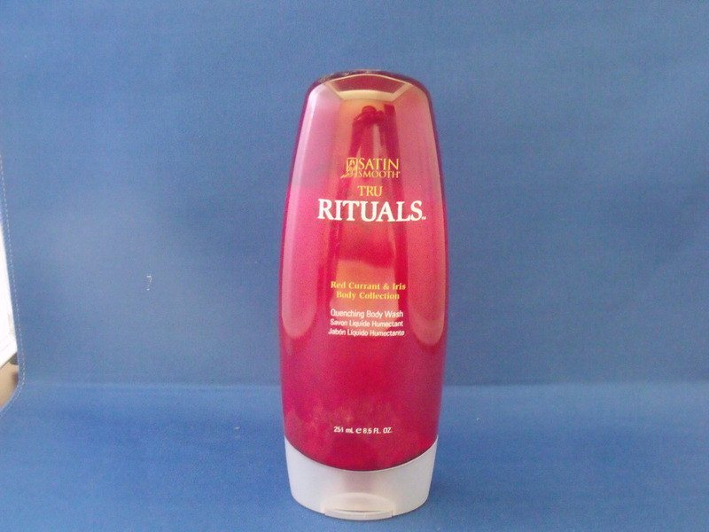 TRU RITUALS Enchanting Red Currant Body Wash